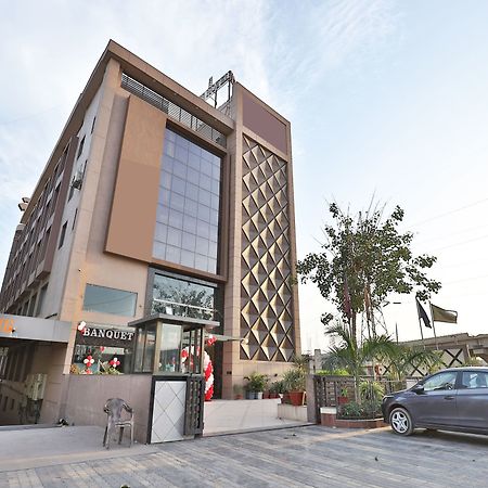 Oyo 13253 The Grand Vinayak Hotel Ахмедабад Екстер'єр фото
