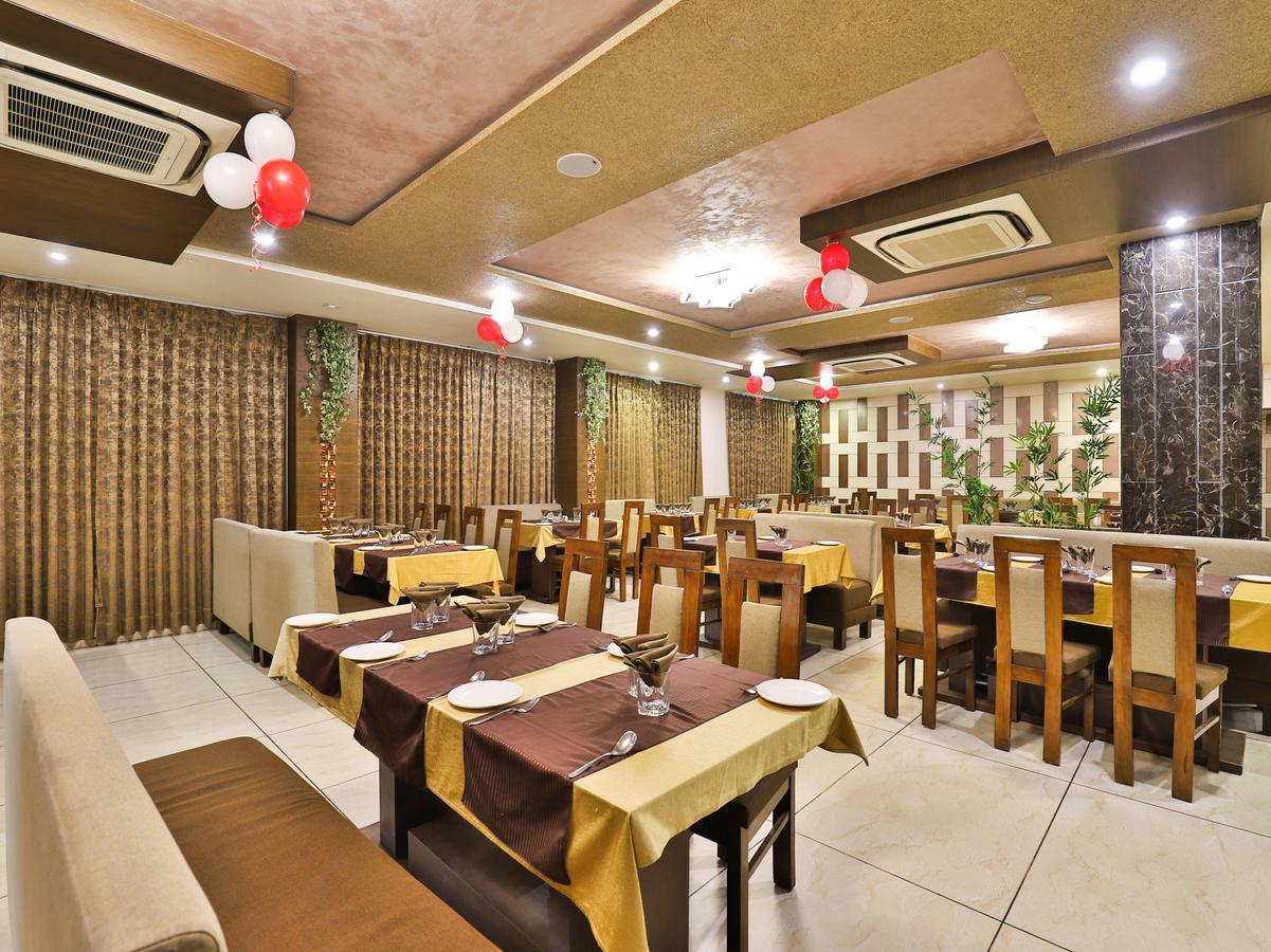Oyo 13253 The Grand Vinayak Hotel Ахмедабад Екстер'єр фото