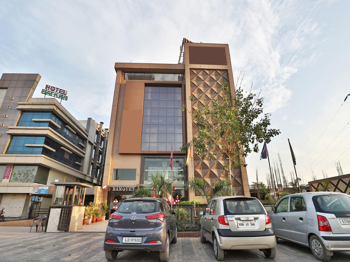 Oyo 13253 The Grand Vinayak Hotel Ахмедабад Екстер'єр фото