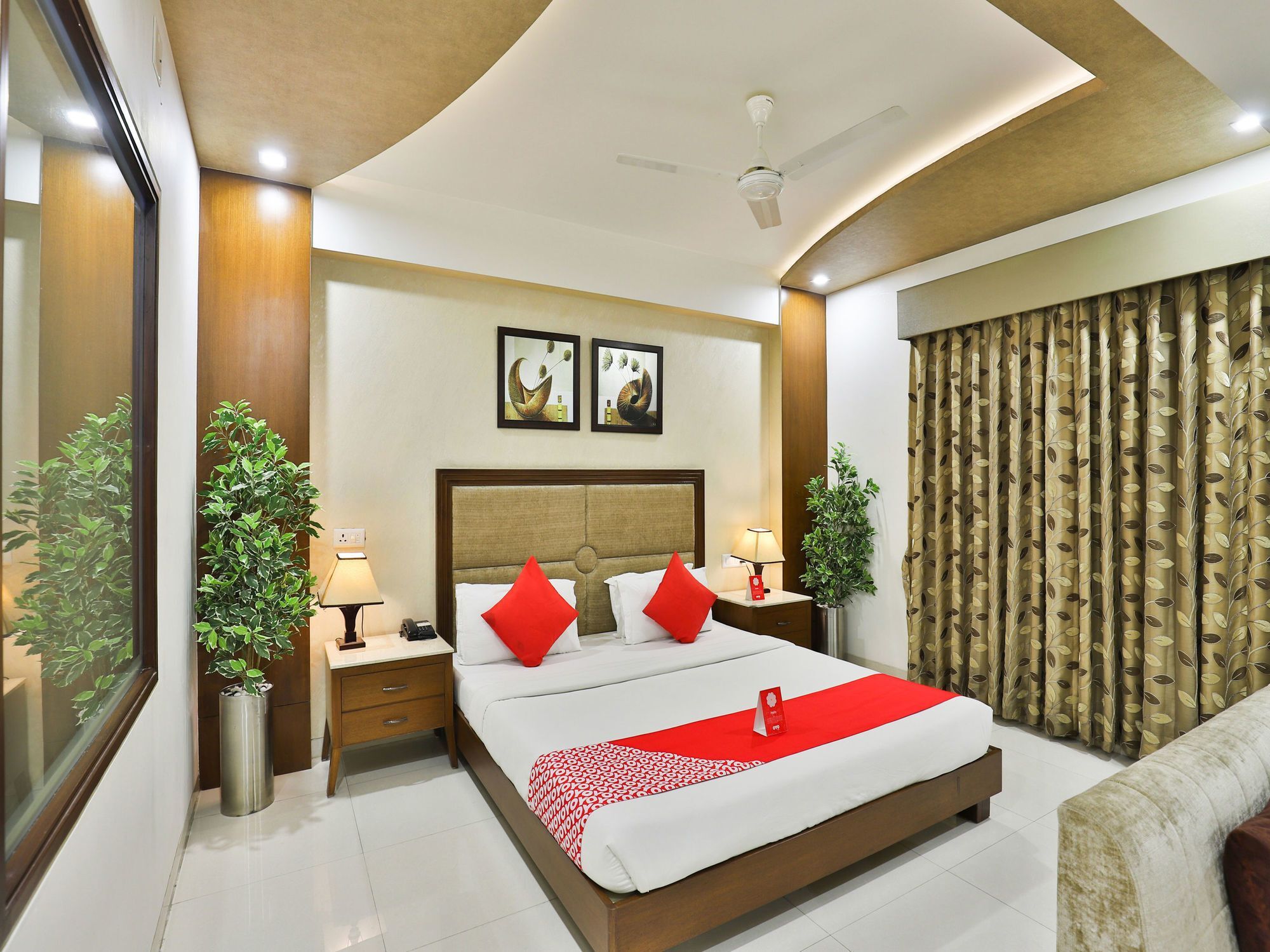 Oyo 13253 The Grand Vinayak Hotel Ахмедабад Екстер'єр фото